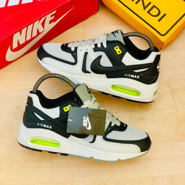 Nike Air Max 90 Sneakers