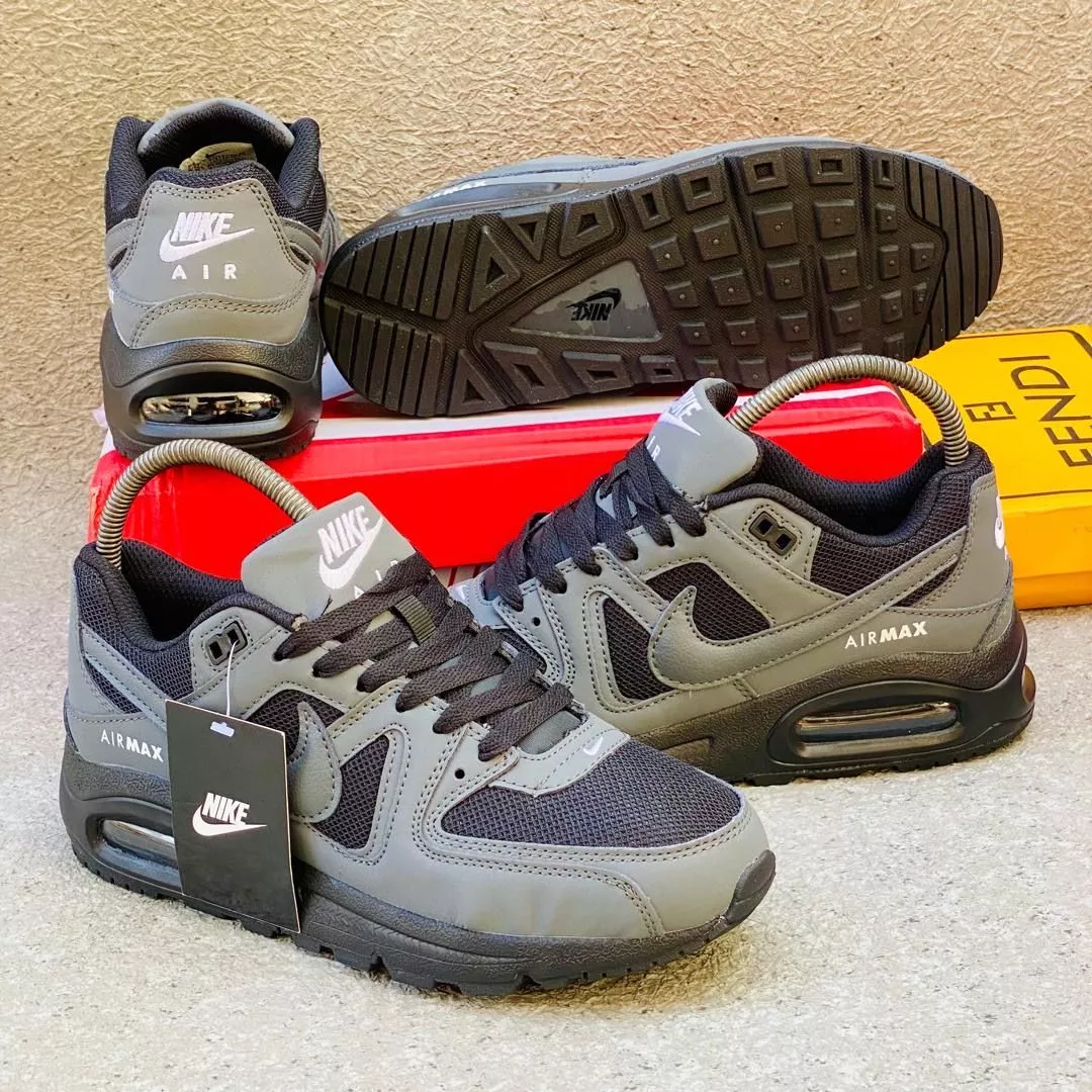 Nike Air Max 90 Sneakers