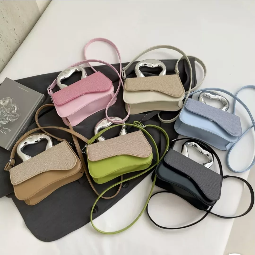 Ladies Trendy Outing Handbag
