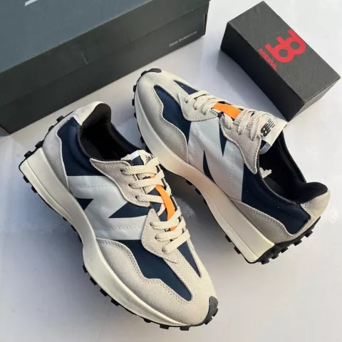 New Balance 327 Sneakers
