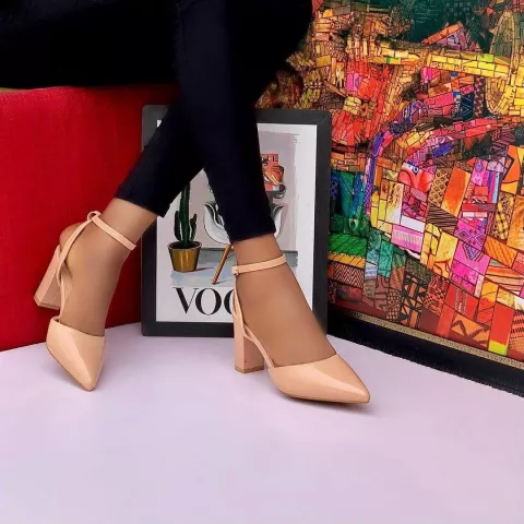 Nude Nine West Heel