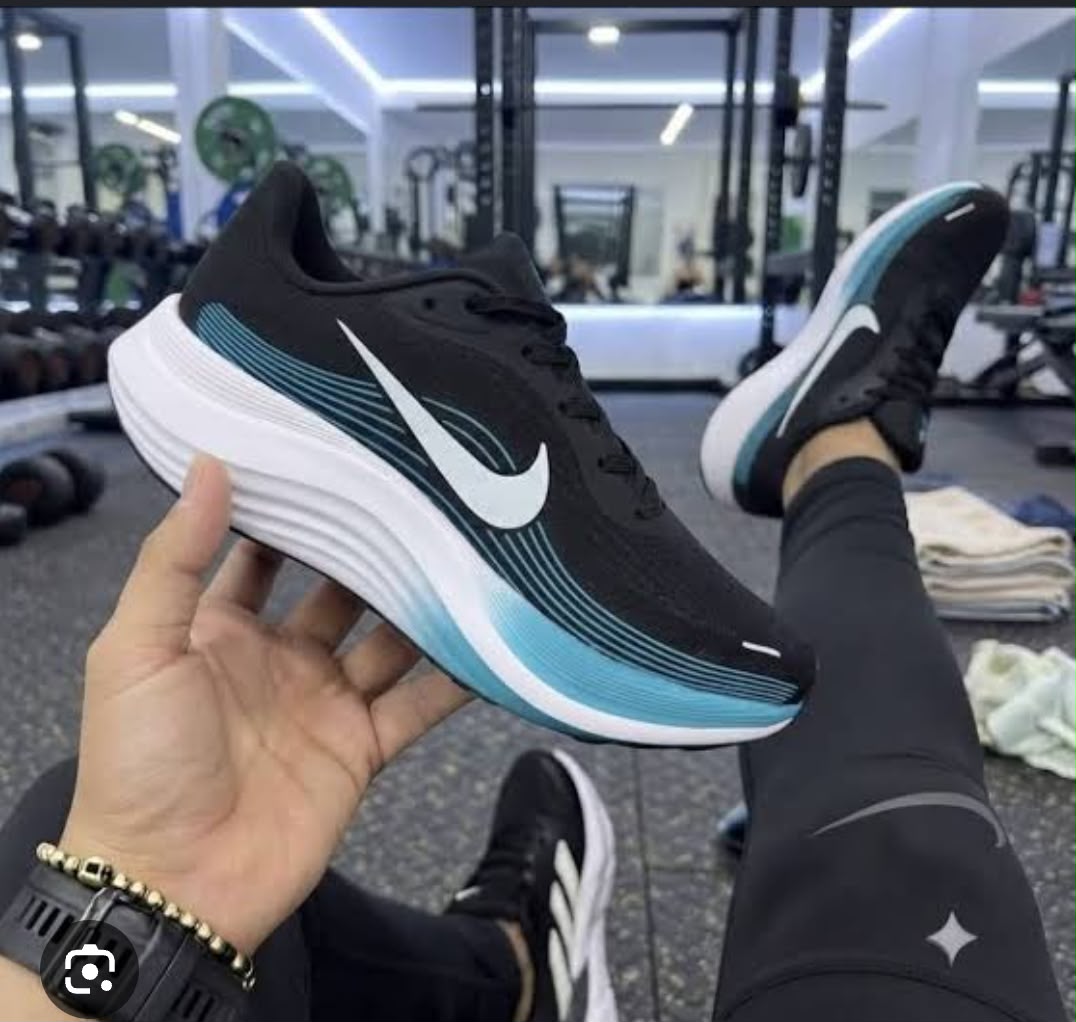 Men’s Nike Stylish Casual Sports Shoes - Image 3
