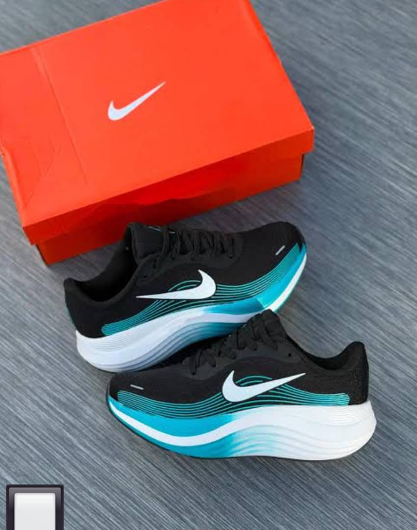 Men’s Nike Stylish Casual Sports Shoes - Image 2